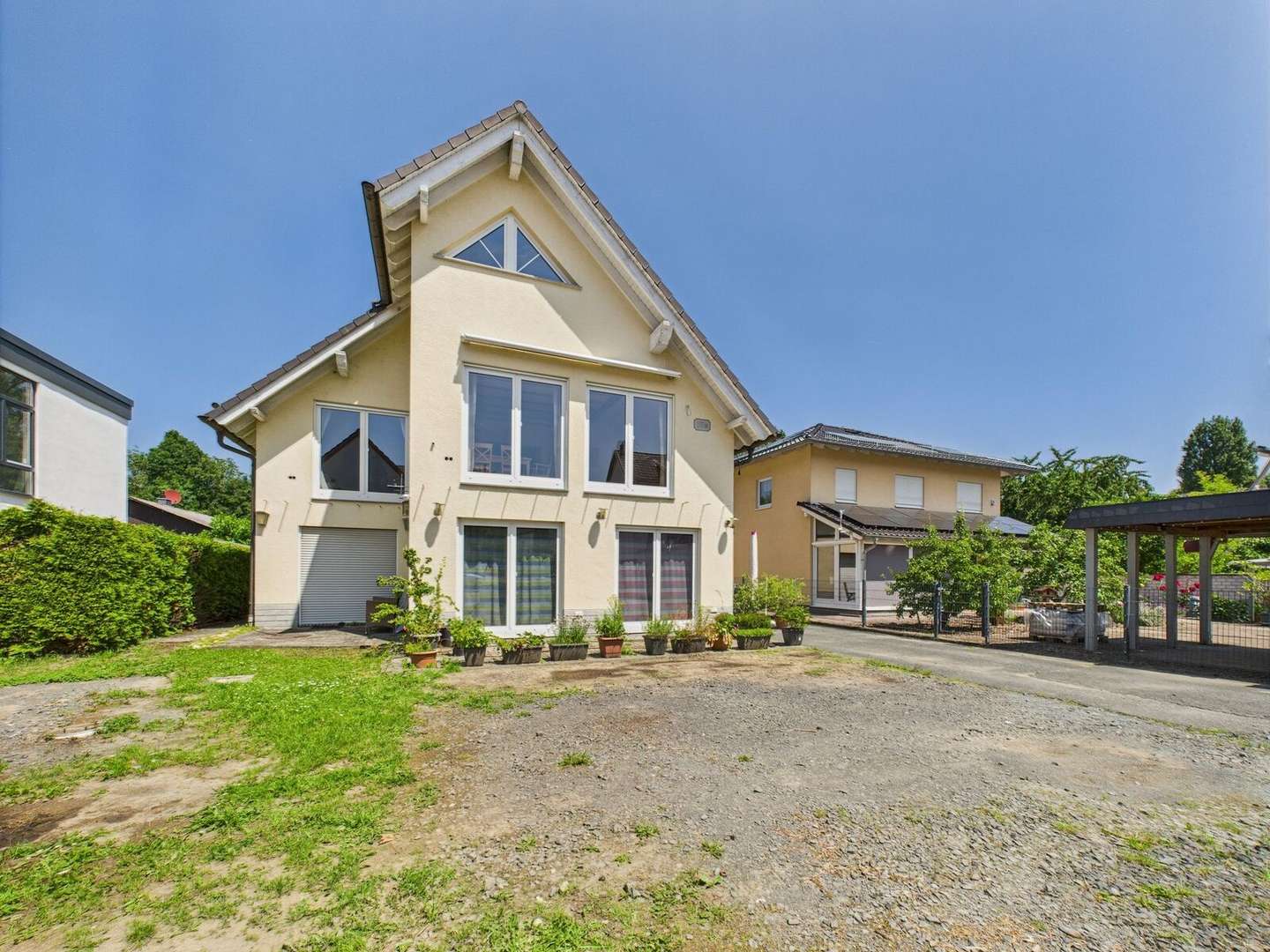 Haus Vorderansicht Haus Vorderansicht - Mehrfamilienhaus in 61352 Bad Homburg mit 201m² kaufen