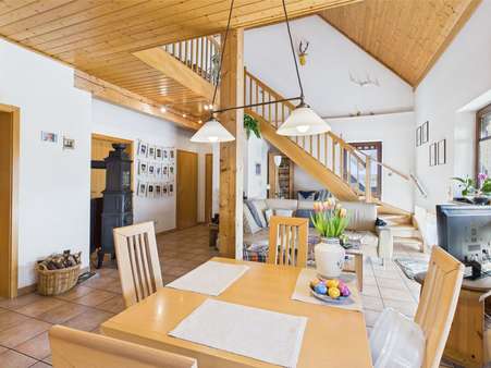 Wohnzimmer - Einfamilienhaus in 61250 Usingen mit 147m² kaufen
