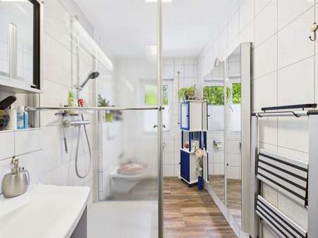 Badezimmer - Etagenwohnung in 61389 Schmitten mit 76m² kaufen