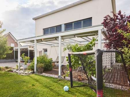 Hausansicht - Einfamilienhaus in 61250 Usingen mit 147m² kaufen