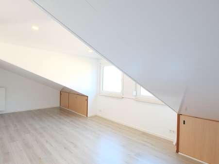 Kinderzimmer - Mehrfamilienhaus in 61250 Usingen mit 220m² günstig kaufen