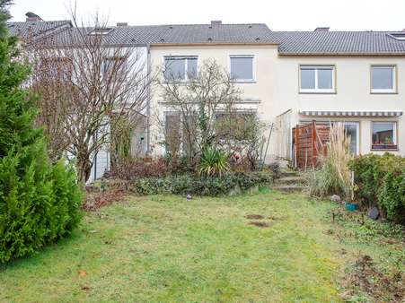 Gartenansicht - Reihenmittelhaus in 65843 Sulzbach mit 91m² kaufen