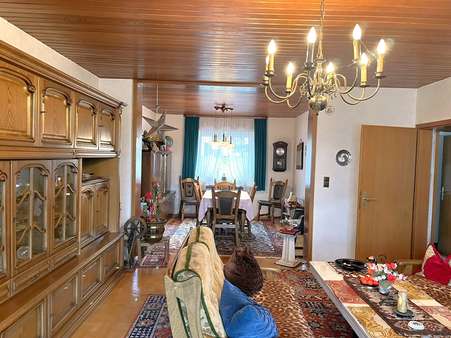 Wohn- und Esszimmer - Einfamilienhaus in 65558 Gückingen mit 110m² kaufen