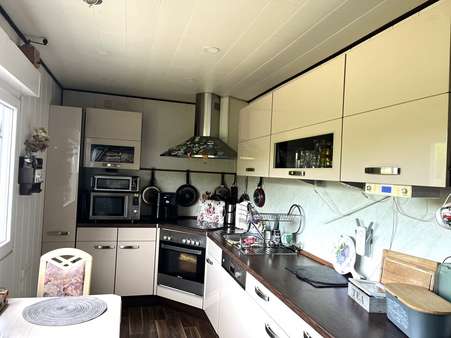 Hambach: Charmantes Einfamilienhaus mit Wintergarten