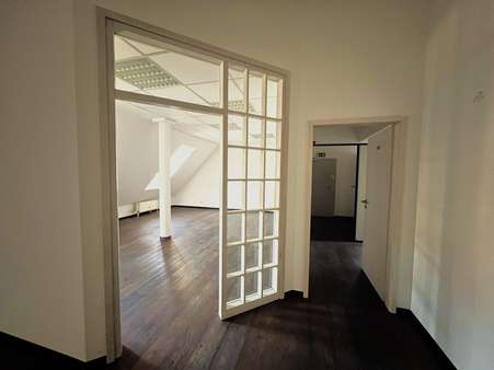 Flur/Durchgang - Büro in 65510 Idstein mit 0m² mieten