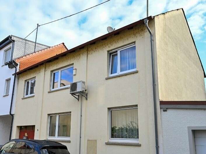 Außenansicht Außenansicht - Einfamilienhaus in 65366 Geisenheim mit 123m² kaufen