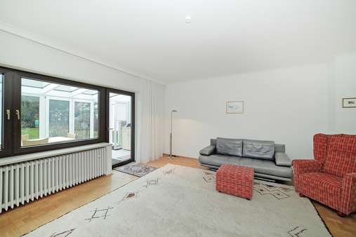 Wohnzimmer - Reiheneckhaus in 80999 München mit 132m² kaufen