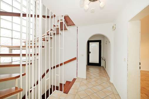 Eingangsbereich - Doppelhaushälfte in 81245 München mit 118m² kaufen