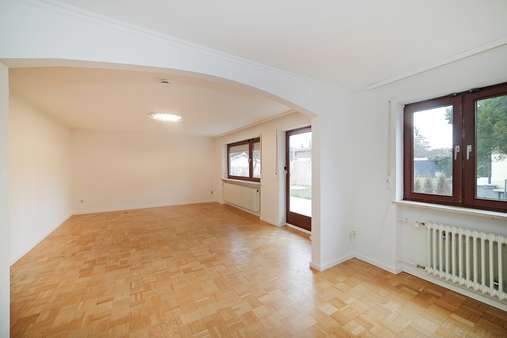 Wohn- / Essbereich - Doppelhaushälfte in 81245 München mit 118m² kaufen