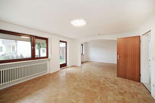 Wohn- / Essbereich - Doppelhaushälfte in 81245 München mit 118m² kaufen