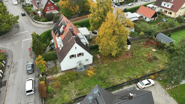 Vielseitiges Wohnpotenzial: Bestand sanieren oder Neubau mit 2 Wohneinheiten realisieren