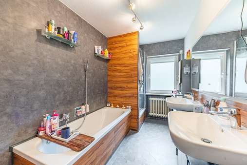 EG Bad EG Bad - Mehrfamilienhaus in 91227 Leinburg mit 298m² kaufen