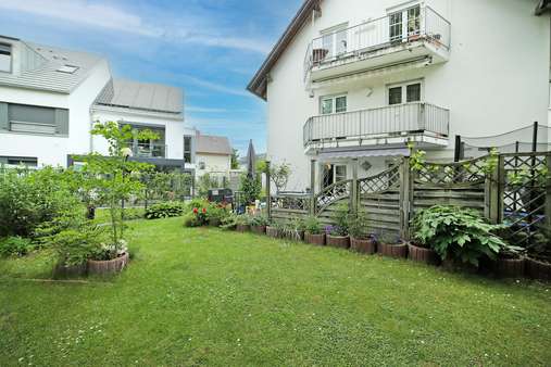 Gartenseite Gartenseite - Erdgeschosswohnung in 80999 München mit 77m² kaufen