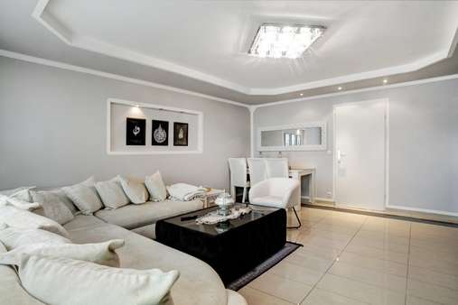 Wohnzimmer Bild 3 - Doppelhaushälfte in 81929 München mit 143m² kaufen