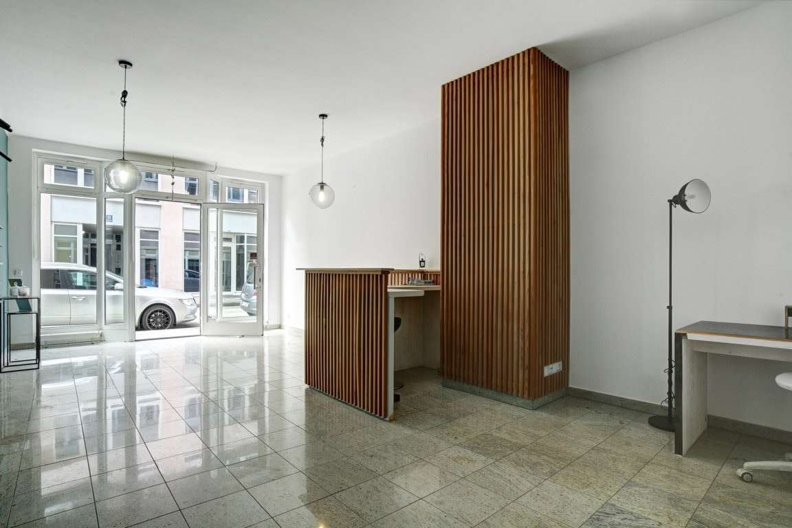 Ladenraum - Ladenlokal in 80802 München mit 54m² kaufen
