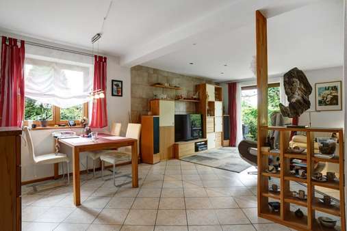 EG Wohnzimmer Bild 1 - Doppelhaushälfte in 85232 Bergkirchen mit 133m² kaufen
