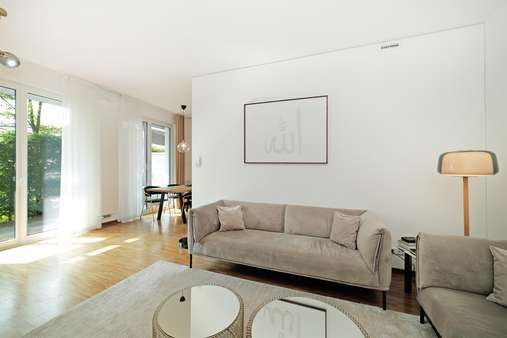 Wohnzimmer - Erdgeschosswohnung in 82256 Fürstenfeldbruck mit 101m² kaufen