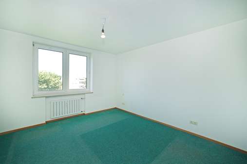 Schlafzimmer - Etagenwohnung in 81739 München mit 61m² kaufen