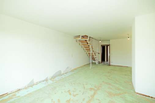 Wohnzimmer - Maisonette-Wohnung in 81739 München mit 92m² kaufen