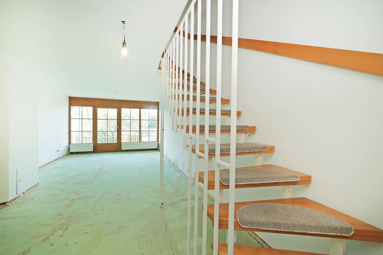 Wohnzimmer - Maisonette-Wohnung in 81739 München mit 92m² kaufen