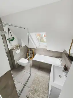 Licht. Luft. Leben – Charmante Maisonette mit Blick ins Grüne
