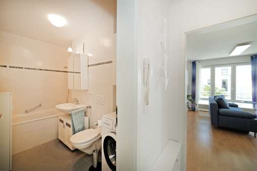 Badezimmer - Etagenwohnung in 85748 Garching mit 53m² kaufen