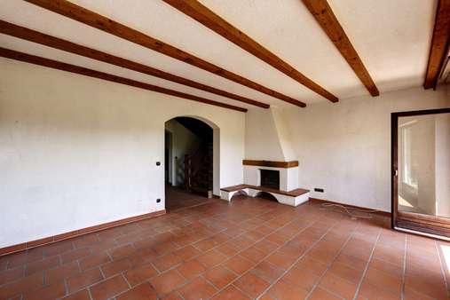 Wohnbereich mit Kamin Wohnbereich mit Kamin - Reiheneckhaus in 82319 Starnberg mit 125m² kaufen