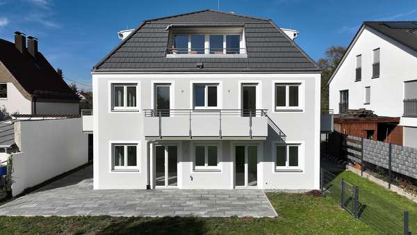 Südseite - Erdgeschosswohnung in 80999 München mit 100m² kaufen