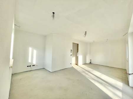 Wohn-Essbereich - Erdgeschosswohnung in 80999 München mit 69m² kaufen