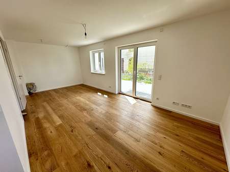 Wohnbereich - Erdgeschosswohnung in 80999 München mit 69m² kaufen