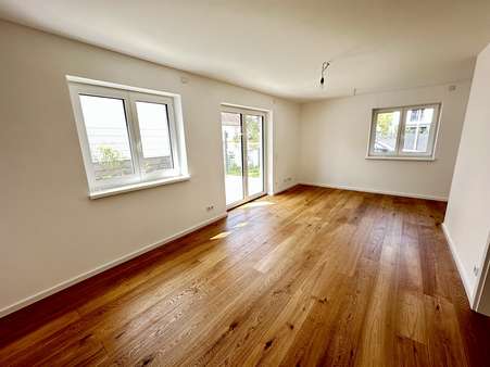 Wohnbereich - Erdgeschosswohnung in 80999 München mit 69m² kaufen