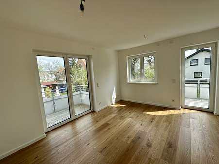 Schlafzimmer - Etagenwohnung in 80999 München mit 74m² kaufen