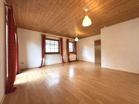 Wohnzimmer - Doppelhaushälfte in 84034 Landshut mit 137m² kaufen