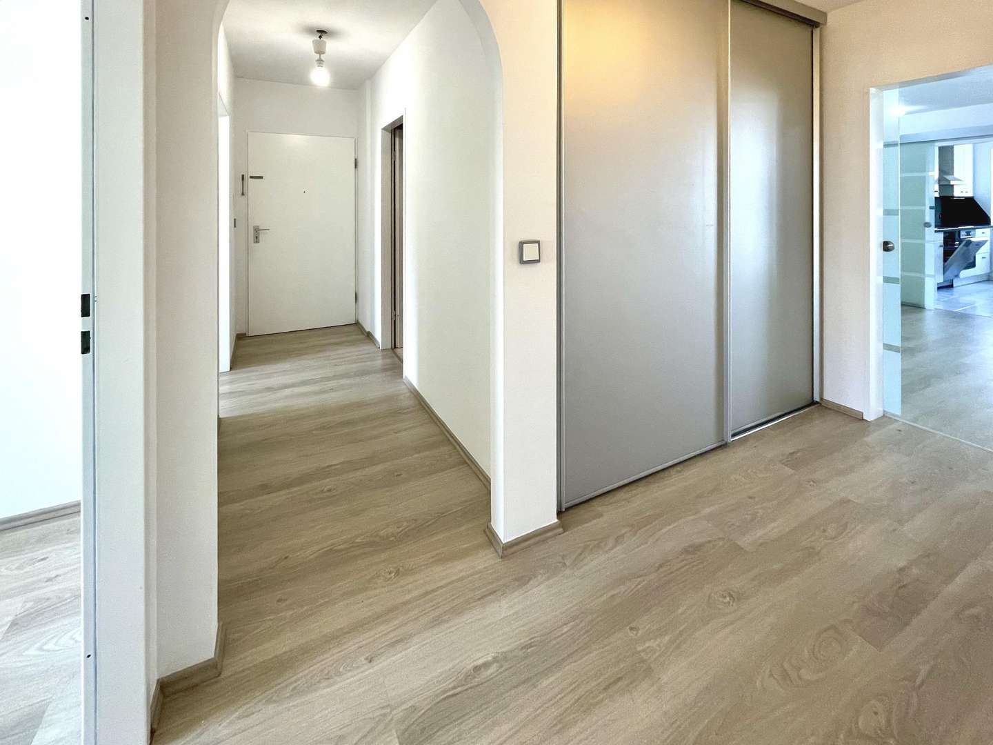Flur - Etagenwohnung in 81925 München mit 90m² kaufen