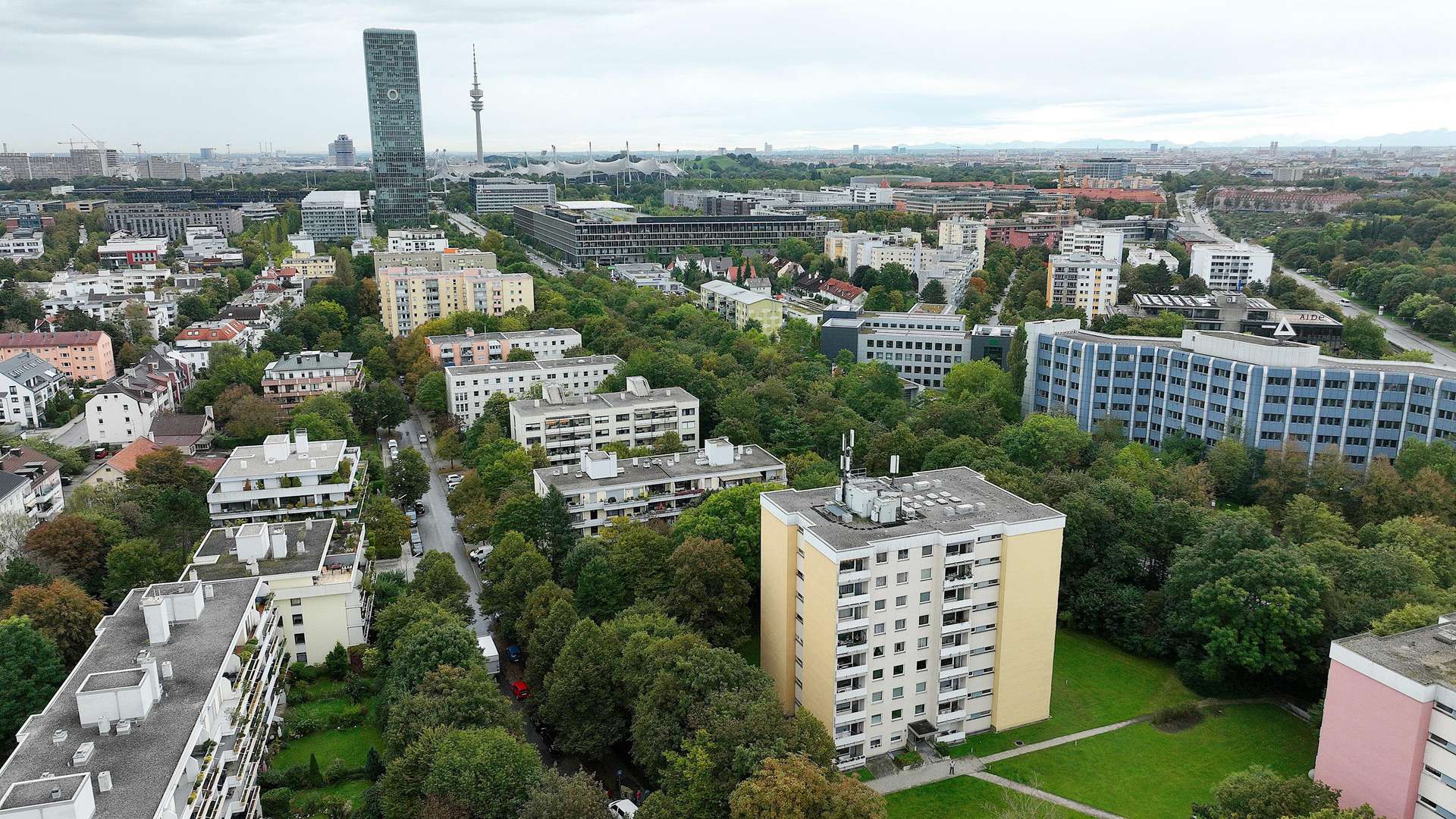Luftaufnahme - Etagenwohnung in 80992 München mit 89m² kaufen