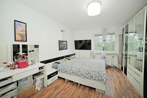 Schlafzimmer - Etagenwohnung in 80992 München mit 89m² kaufen