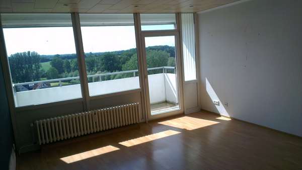 Wohnzimmer - Etagenwohnung in 49504 Lotte mit 76m² günstig kaufen