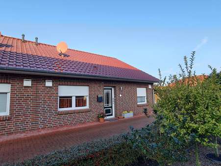 Vorderansicht - Doppelhaushälfte in 26632 Ihlow mit 80m² günstig kaufen