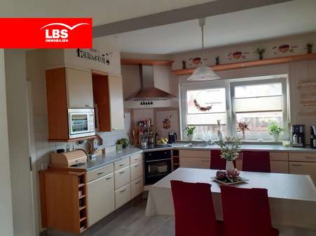 Blick in Küche - Einfamilienhaus in 26897 Esterwegen mit 125m² günstig kaufen