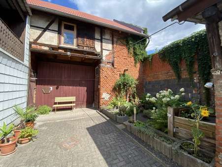 Gepflegter Innenhof Gepflegter Innenhof - Einfamilienhaus in 99880 Hörselgau mit 204m² kaufen