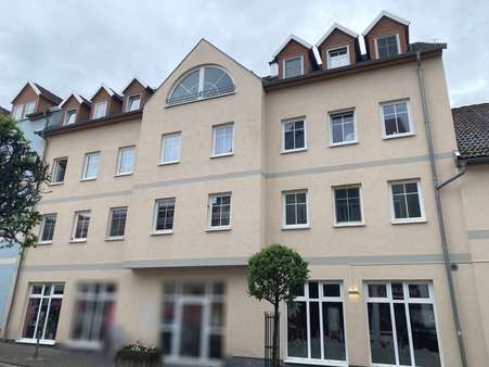 Straßenansicht - Etagenwohnung in 99885 Ohrdruf mit 87m² als Kapitalanlage kaufen