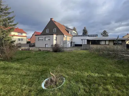 Charmante Doppelhaushälfte mit tollem Gartengrundstück für individuelle Wohnträume