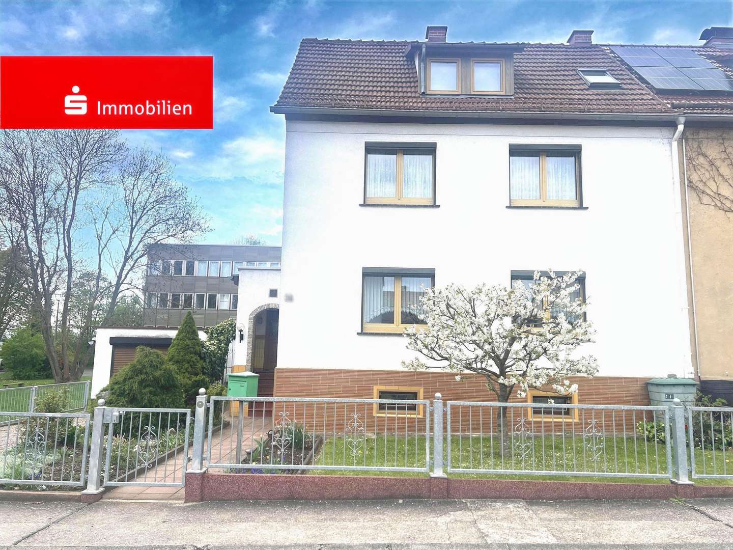 Hausansicht - Doppelhaushälfte in 99867 Gotha mit 138m² kaufen