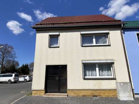 Straßenansicht - Reihenendhaus in 99885 Ohrdruf mit 105m² kaufen