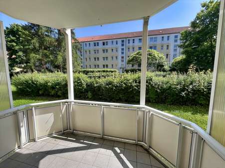Balkon - Erdgeschosswohnung in 99867 Gotha mit 91m² kaufen