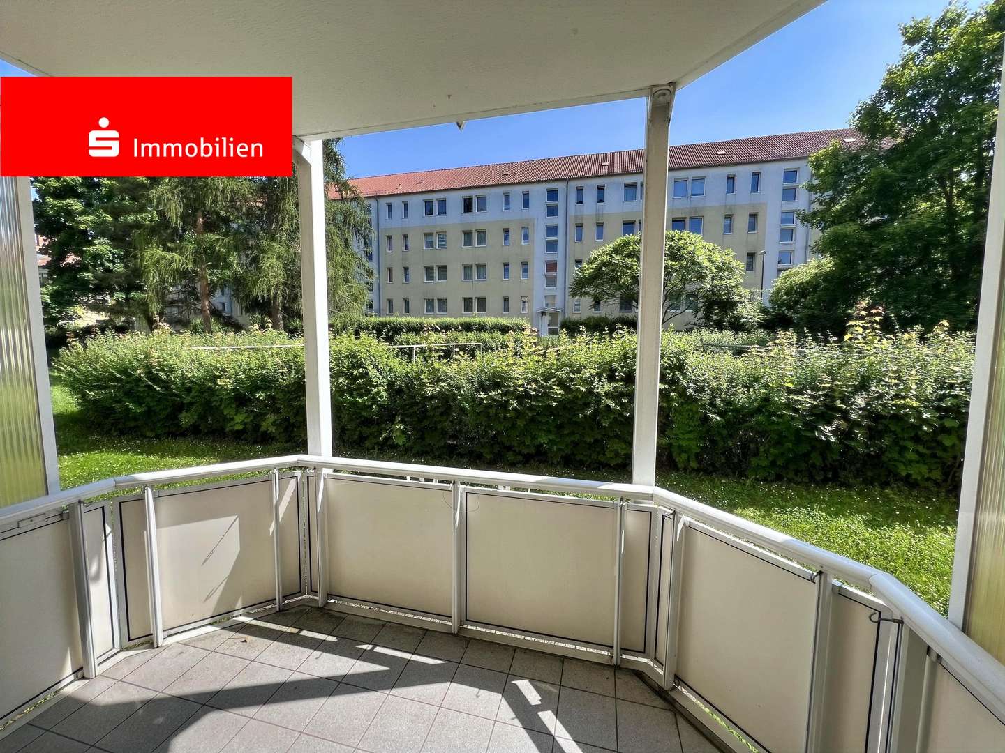 Balkon - Erdgeschosswohnung in 99867 Gotha mit 91m² kaufen