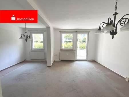 Wohnzimmer - Erdgeschosswohnung in 99867 Gotha mit 91m² kaufen
