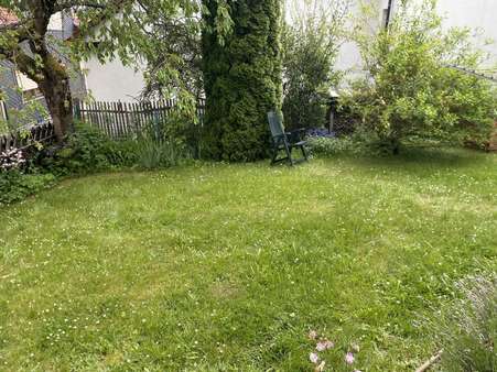 Garten zum Haus Garten zum Haus - Souterrain-Wohnung in 99894 Friedrichroda mit 92m² kaufen