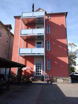 Hausansicht HOf Hausansicht HOf - Mehrfamilienhaus in 99867 Gotha mit 324m² als Kapitalanlage kaufen