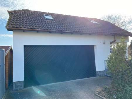 Doppelgarage Doppelgarage - Erdgeschosswohnung in 99869 Drei Gleichen mit 114m² mieten